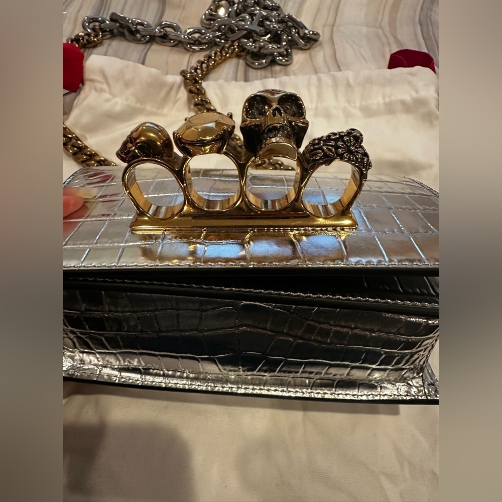 McQueen Croc-Embossed Bag with Gold Chain - Picture 6 of 15